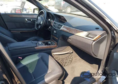 2010 Mercedes-Benz E 350 z USA, uszkodzony, nr VIN WDDHF5GB0AA259563